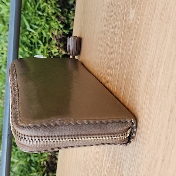 LOEWE Anagram Tassel Women's Long Wallet Champagne Gold Leather - Picture 4 of 15